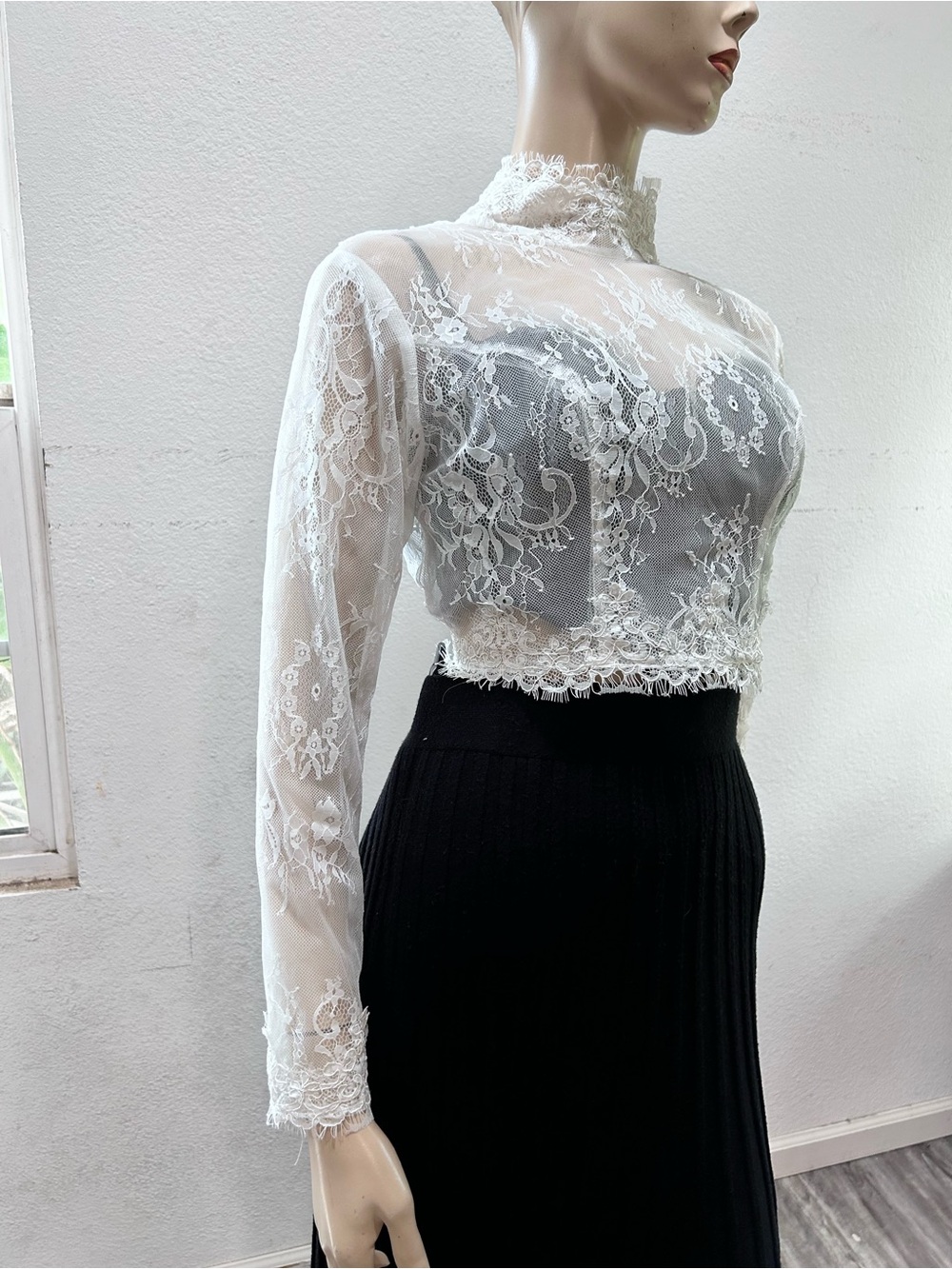Source Unknown White Sheer Floral Lace Crop Blouse